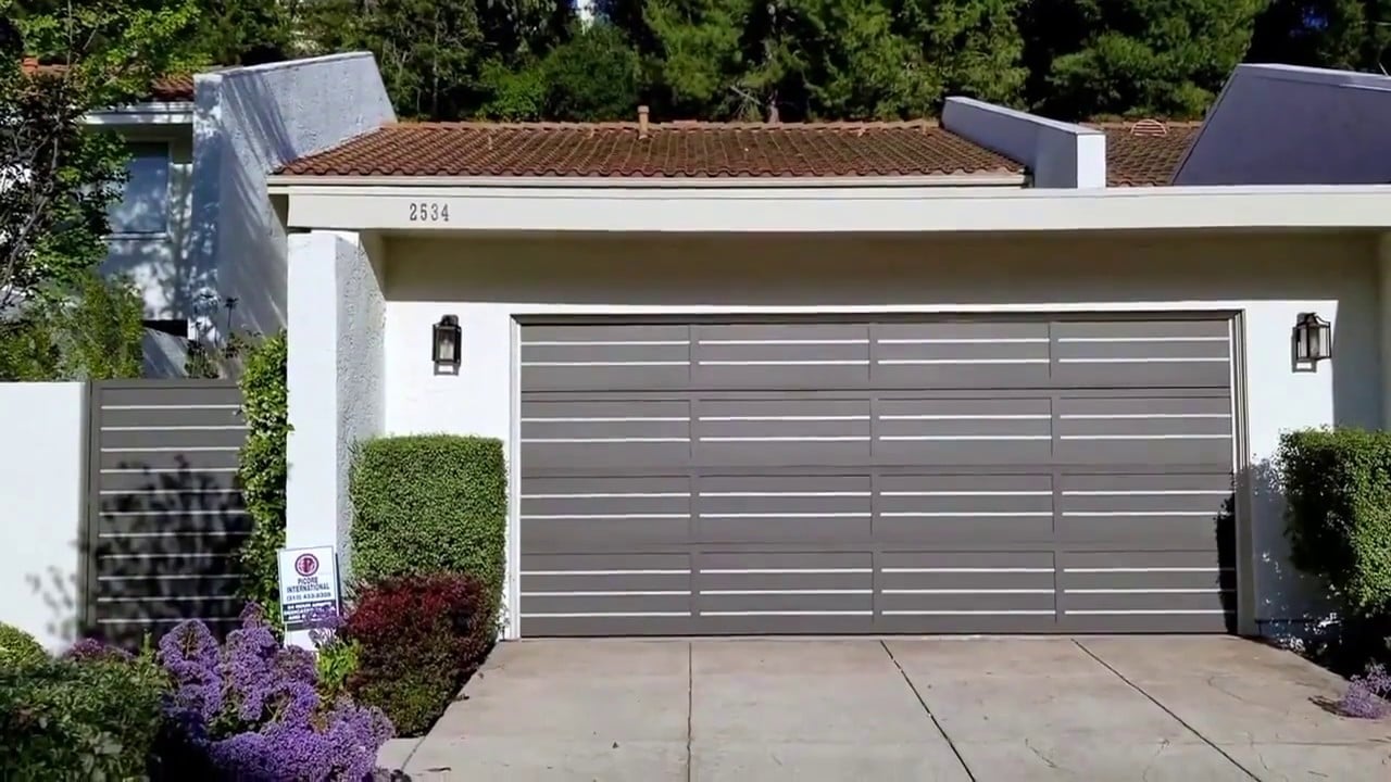 How Heat Affects Garage Doors in California’s Central Valley