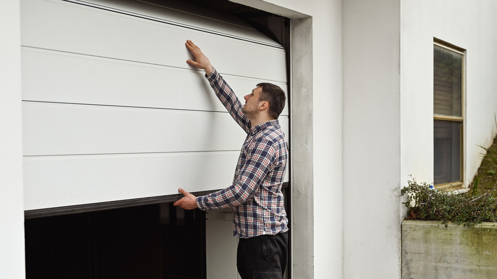 Garage Door Opener Problems in Visalia and How to Fix Them